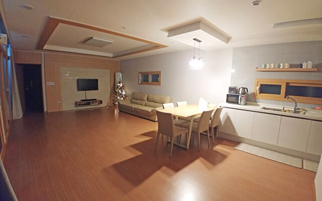 Jeju Guham-yongsam's Pension