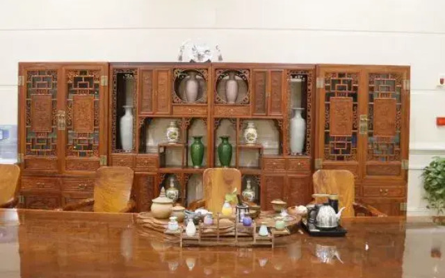 Yaxitai Hotel