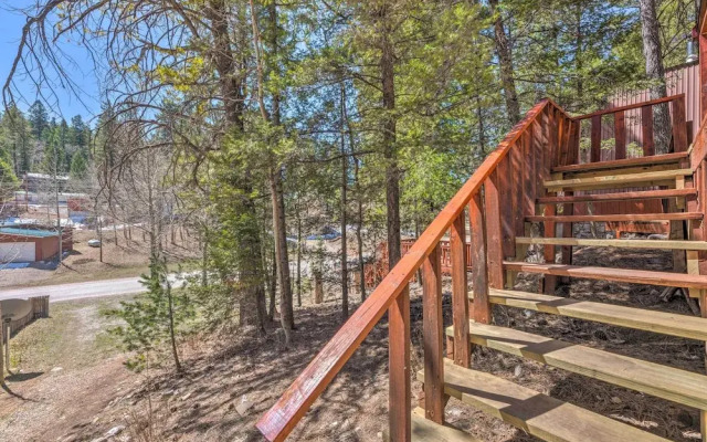 Pet-friendly Cloudcroft Cabin w/ Forest Views!