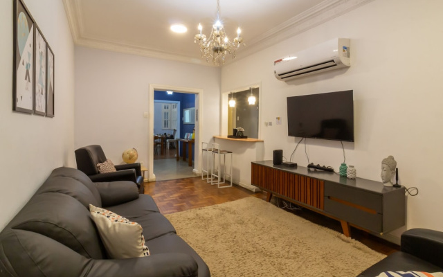 2 Minutes From Copacabana Beach A306