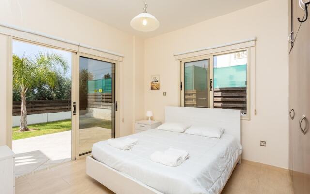 Villa Rose Large Private Pool Walk to Beach Sea Views A C Wifi - 2184