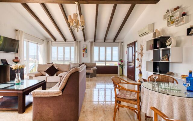 House Isabel Falcone