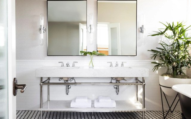 Kimpton Cottonwood by IHG