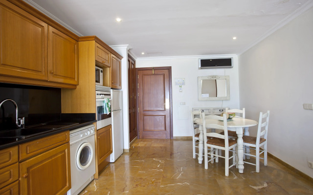 Apartments Galeon Suites