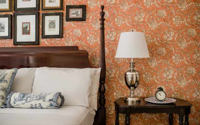 The Mast Farm Inn
