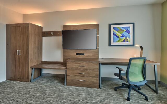 Holiday Inn Express & Suites Albuquerque East by IHG