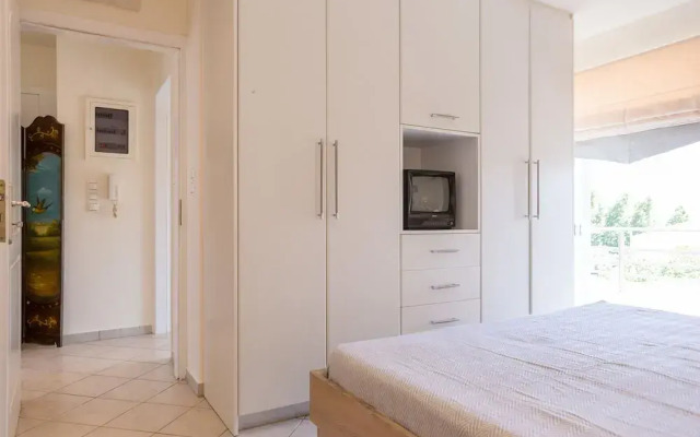 Bright & Spacious two-floor Family Garden Home