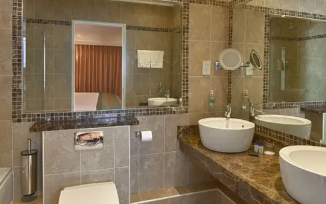 North Star Hotel & Premier Club Suites