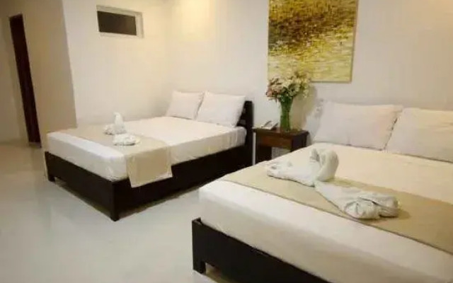 RedDoorz Plus @ San Roque Roxas City