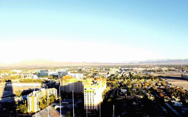 The Signature at MGM Grand by Signature Suites Collection