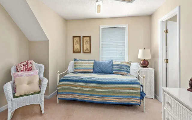 111 Mews Circle by Hodnett Cooper