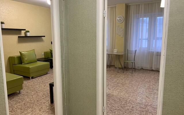 Апартаменты на улице Комарова 8