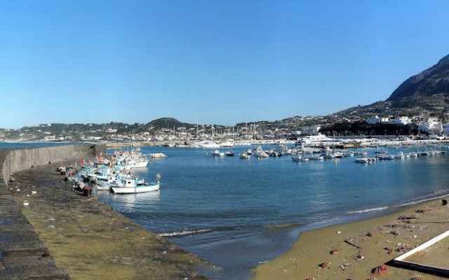 Captivating 2-bed Villa in Forio - Enjoy a Yacht