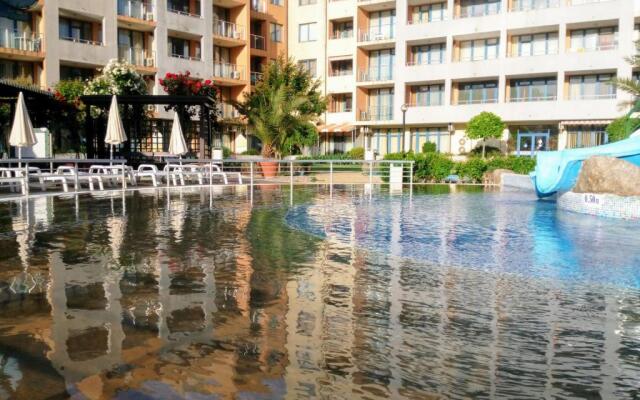 Apartment In Trakia Plaza