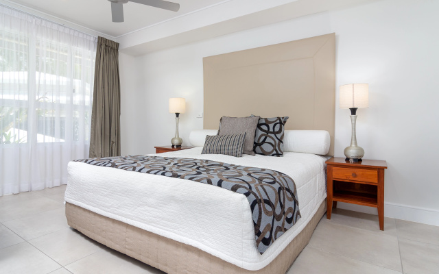 Mandalay Luxury Beachfront Apartments – Guest Rooms – Port Douglas