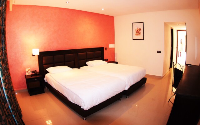 Palms Hotel Club