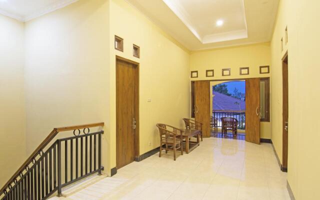 OYO 931 Dara Dewi Homestay