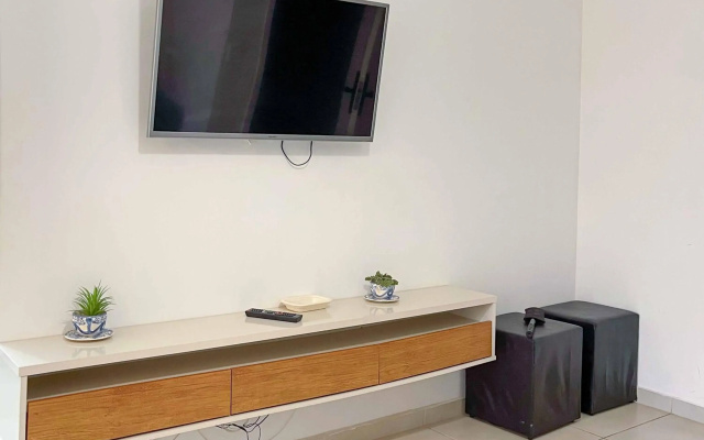Apartamento Ubatuba, AR, Varanda Gourmet, Piscinas e 300mt Praia