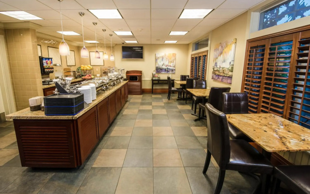 West Inn & Suites