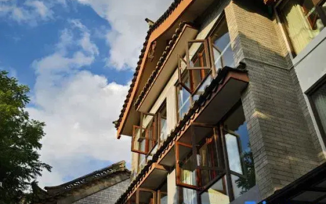Yinghuawu Inn