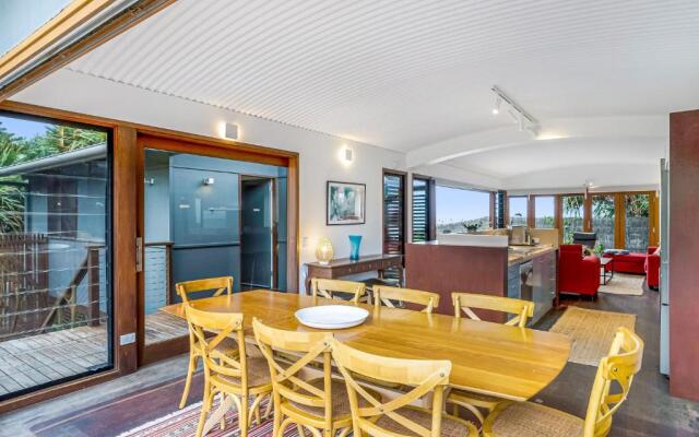 Fuller Holidays - Belongil Beachfront Pavilion, 18 Childe St