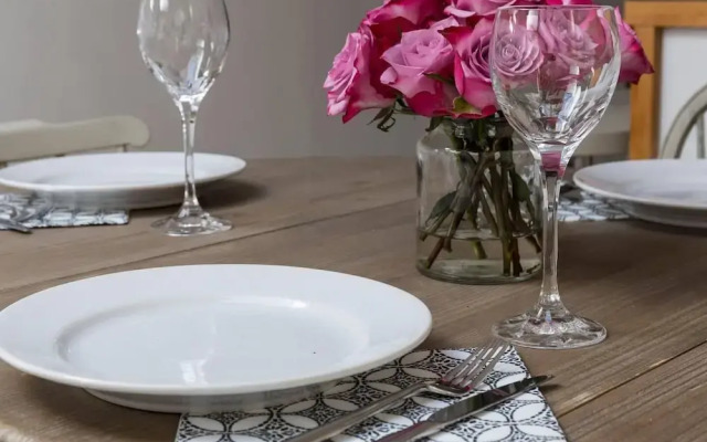 Beautiful 2BR flat right by Clapham Common