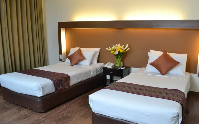 The Ritz Hotel at Garden Oases