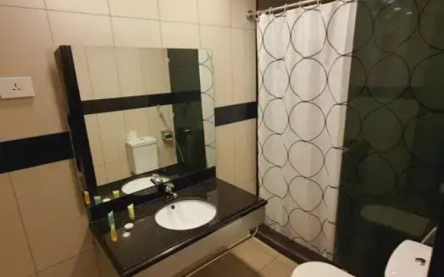 Easy Inn Hotel Suites