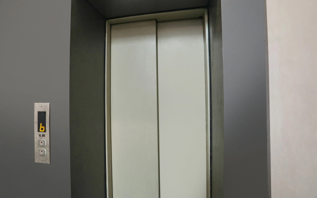 Fabhotel Dps International