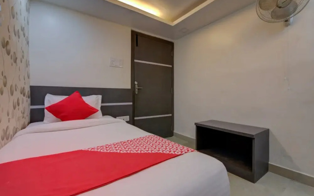 Oyo 29204 Hotel Blue Sapphire