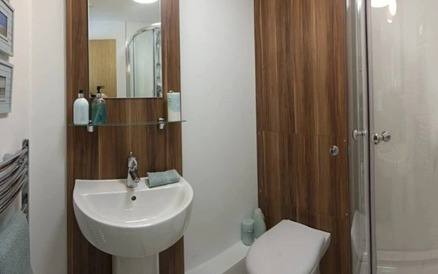 Apartment - Sleeps 4 - Balcony - Parking - Pets Ok