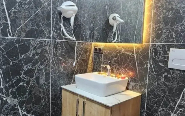 Lion Hill Resort Otel