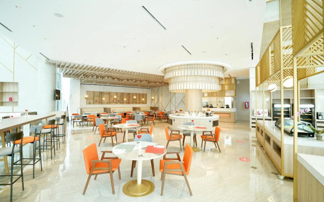 HARRIS Suites Puri Mansion
