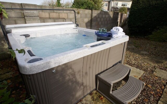 Rural Cottage in Dorset with Hot Tub