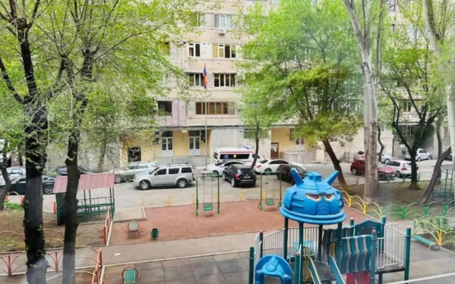 Apart House in centr Koghbaci strit