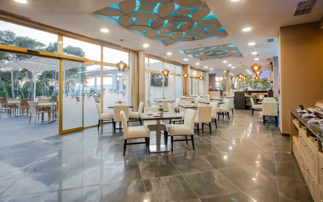 Hotel Admiral Casino & Lodge