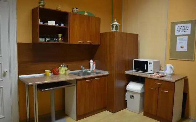 Mr Hostel