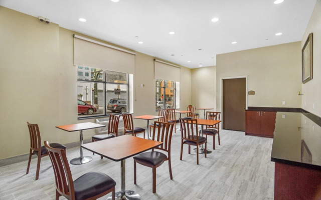 Brooklyn Broadway Hotel