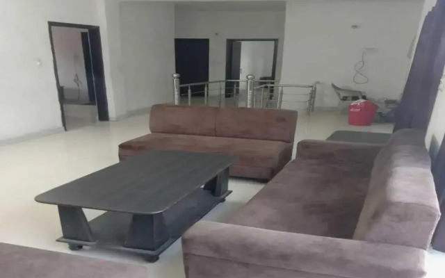 SPOT ON Hotel Deepak Palace
