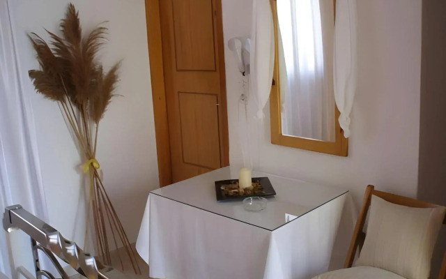 Niki Rooms