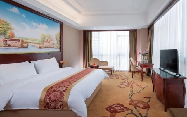 Vienna International Hotel (Shenzhen Cooperation Zone)