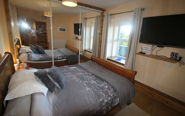 Violet Cottage 3 Bedroom Apartment By Cardiff Holiday Homes