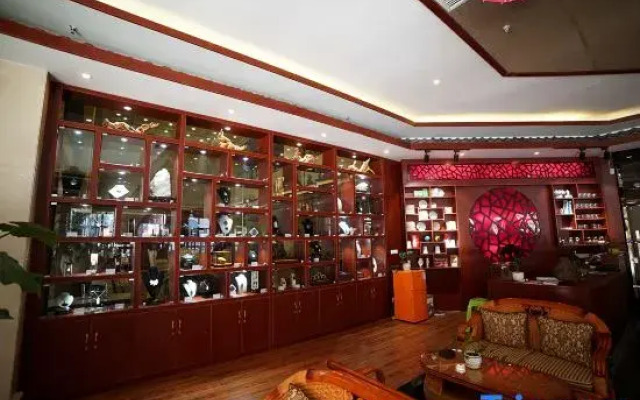 Wutong Hot Spring Hotel