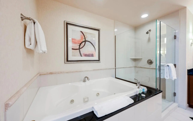 StripViewSuites at Signature