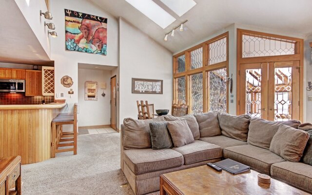 2725 Chateaux DMont by RedAwning