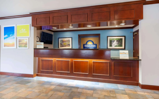 Days Inn by Wyndham Austintown