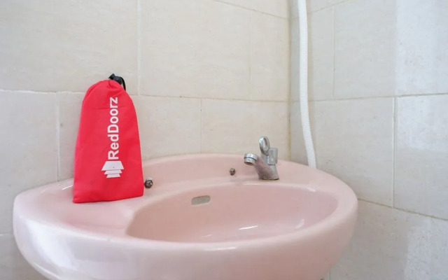 RedDoorz near Taman Kota Kendari