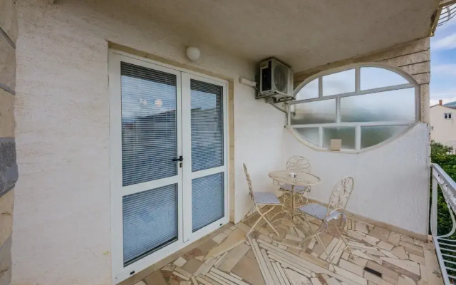 A1 - apt w. the sea View, two Terraces and Garden