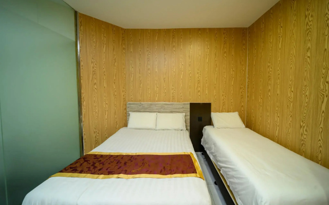 BEEZ Hotel