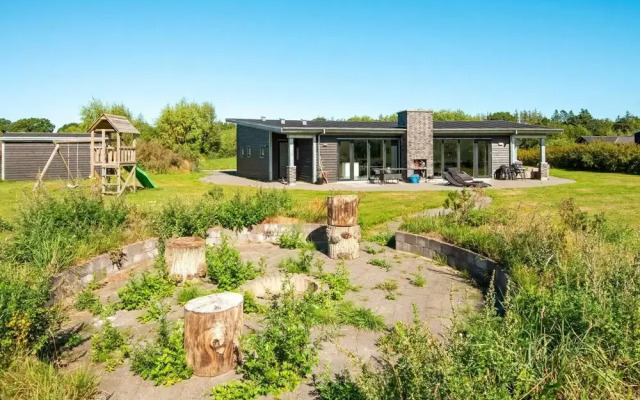 Luxury Lakeside Retreat With Spa-by Traum